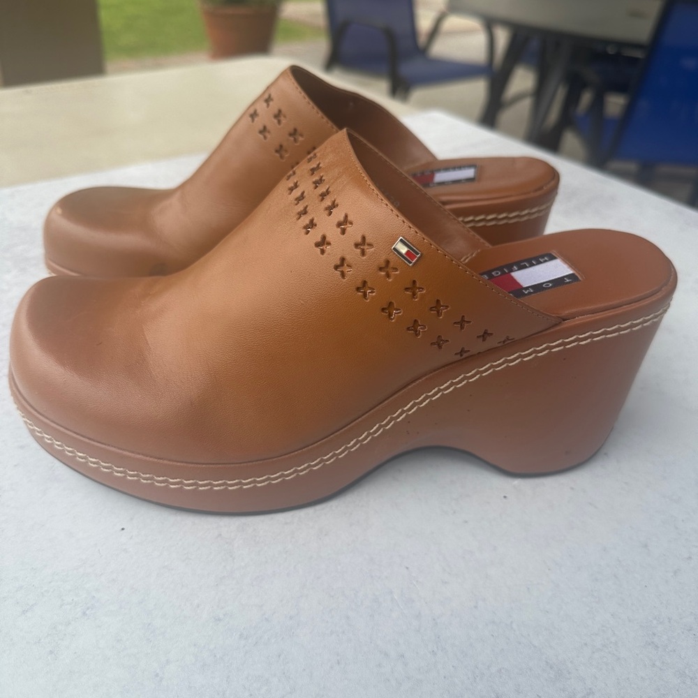 Tommy Hilfiger Women's Tan Mules Brown Platform Shoes - Picture 3 of 8